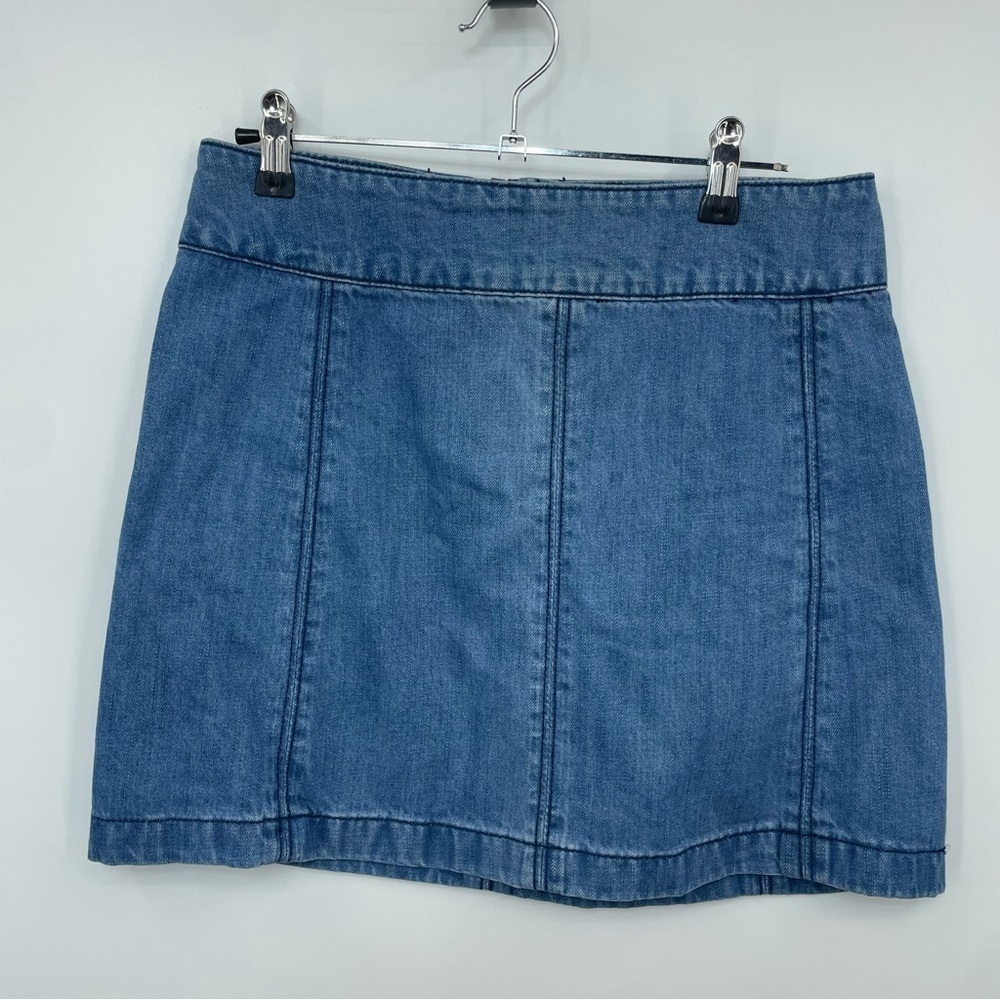 Free People stretch jean denim mini skirt size 6‎ medium wash